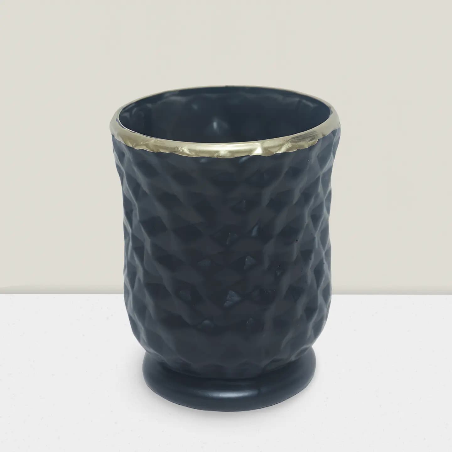 Kaali Black glass vase 4.5″x3.5″